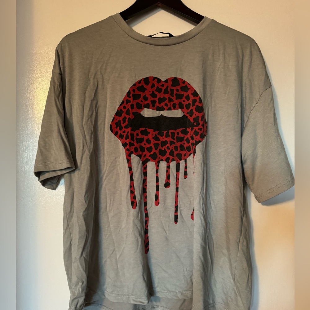 oversized graphic tee